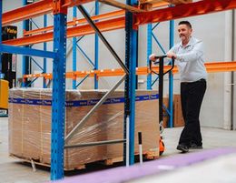 Become the local Freight & Logistics Expert with Global Become the local Freight & Logistics Expert with Global