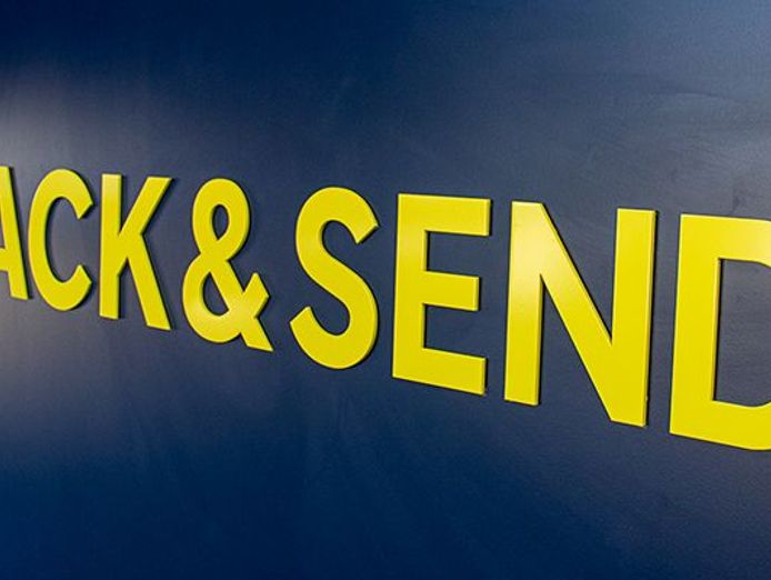 deliver-the-difference-to-over-3-000-businesses-in-doncaster-with-pack-send-1