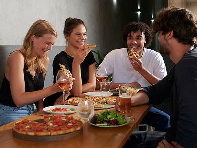 new-crust-gourmet-pizza-franchise-available-now-across-australia-enquire-today-1