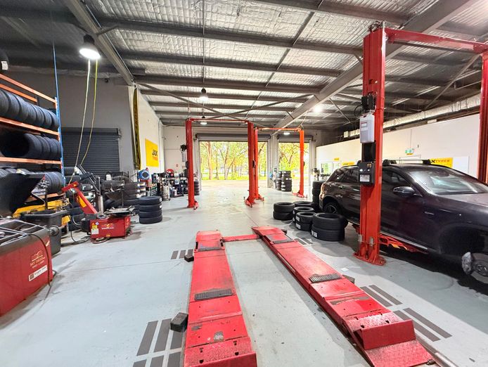 tyre-auto-business-opportunity-prime-forster-location-5