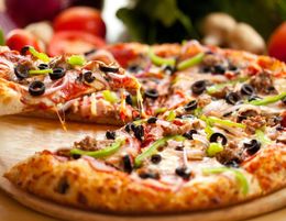 WELL ESTABLISHED & RESPECTED PIZZA SHOP IN PRIME POSITION WITH GREAT LEASE.