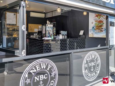 iconic-burgers-takeaway-and-eat-in-licensed-0