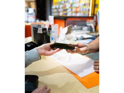 pop-phones-franchise-tech-retail-amp-repairs-with-national-brand-backing-3