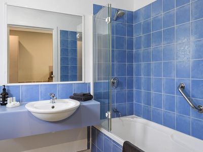 adj-net-profit-gt-243k-13-rooms-freehold-motel-strahan-tasmania-70-occupancy-7