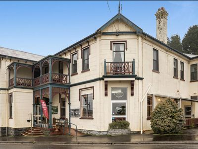 profitable-iconic-fhgc-bischoff-15-room-hotel-waratah-tas-1mill-t-o-growth-pot-3