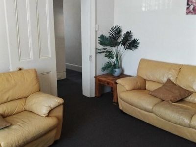 freehold-investment-deloraine-3-tenants-forecasted-roi-10-5