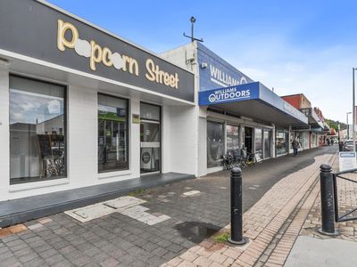 newly-renovated-freehold-opportunity-prime-high-street-exposure-2