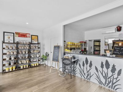 newly-renovated-freehold-opportunity-prime-high-street-exposure-3