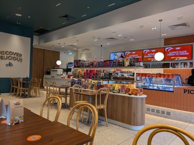 san-churro-caf-233-amp-dessert-franchise-for-sale-prime-bayside-location-in-fr-2