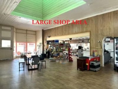 supermarket-convenience-store-2-bedroom-apartment-4