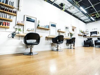 organic-and-sustainable-hair-salon-5