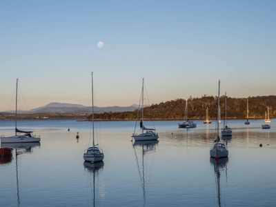 l-hold-beauty-point-waterfront-hotel-glorious-river-views-20-pokies-all-income-s-3