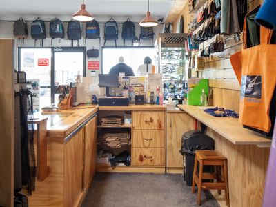 east-coast-surf-st-helens-retailer-extraordinaire-grand-opportunity-8