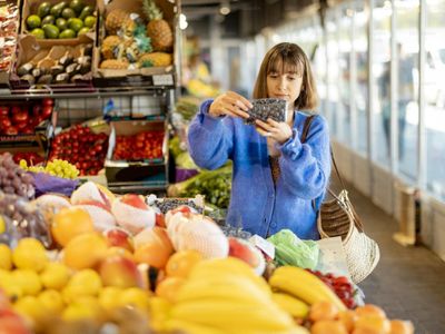 supermarket-fruit-and-veg-shop-netting-8000-per-week-long-lease-low-rent-0