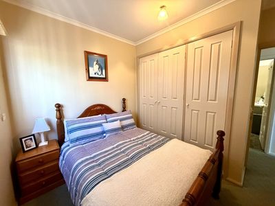 sea-change-east-coast-tasmania-7-holiday-ensuite-rooms-3-br-owners-home-restau-9