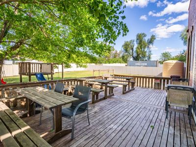 freehold-premises-hotel-business-10-accomodation-rooms-3-shops-7