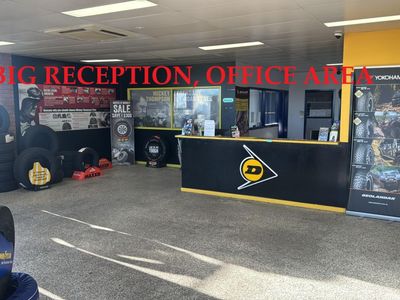 huge-mechanical-amp-tyre-workshop-no-weekends-1