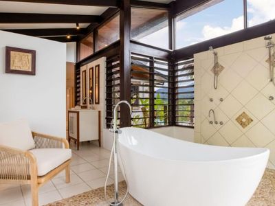 luxury-holiday-rental-business-in-north-queensland-exceptional-lifestyle-livin-7