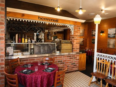 47-yrs-est-profitable-fully-licensed-restaurant-bar-functions-t-o-12k-weekly-tw-1