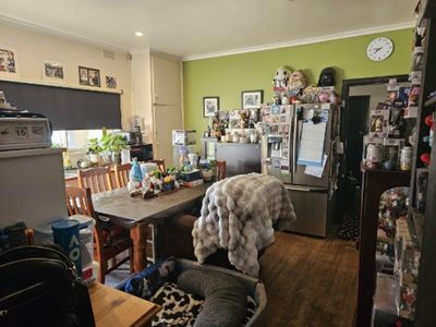 milk-bar-take-away-and-a-2-bedroom-apartment-7
