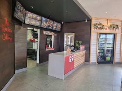 premium-red-rooster-in-gladstone-park-1