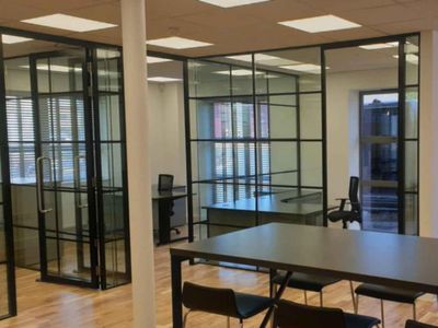 large-aluminium-and-glass-product-manufacturers-0