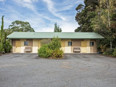 adj-net-profit-gt-243k-13-rooms-freehold-motel-strahan-tasmania70-occupancy-1
