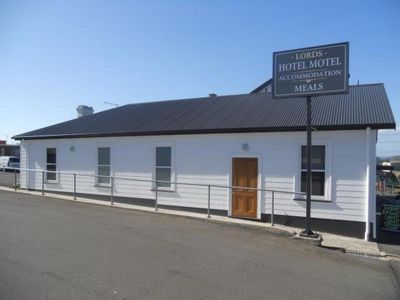leasehold-landmark-lords-hotel-sought-after-rare-opportunityoffers-over-350-0-2