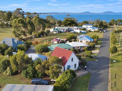 rare-east-coast-tasmania-profitable-accommodation-villas-cottages-separate-da-lo-2
