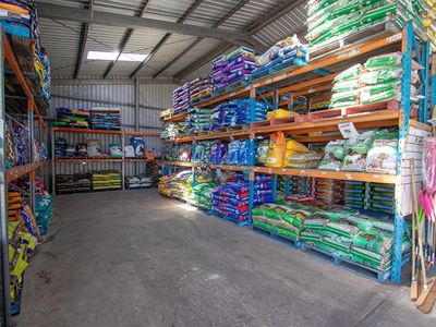 wrt-feed-shed-stockfeed-amp-produce-3