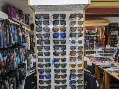 owner-operated-retail-surf-shop-impeccable-reputation-convenient-location-9