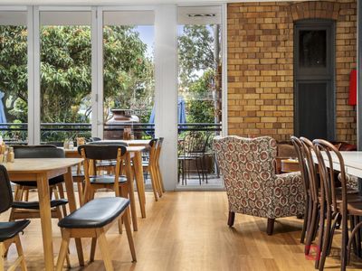 iconic-maitland-cafe-operated-under-management-3