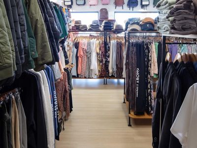east-coast-surf-st-helens-retailer-extraordinaire-grand-opportunity-4