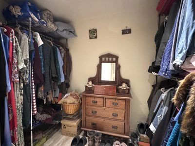 fhgc-aus-post-profitable-lifestyle-business-inc-3br-home-and-studio-work-mon-to-9
