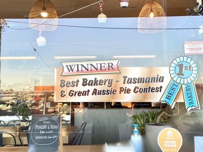 prime-position-near-new-spirit-of-tas-devonport-bakery-cafe-t-o-approx-960-000-3