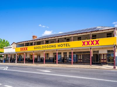 freehold-premises-hotel-business-10-accomodation-rooms-3-shops-0