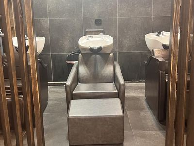 fully-fitted-hair-salon-walk-in-amp-start-trading-0