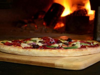 under-contract-established-wood-fire-pizza-and-pasta-venue-gold-coast-300-5-0