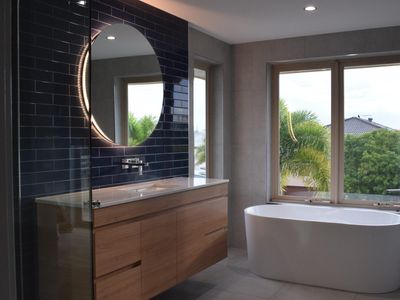premium-bathroom-renovation-amp-retail-business-20-years-2
