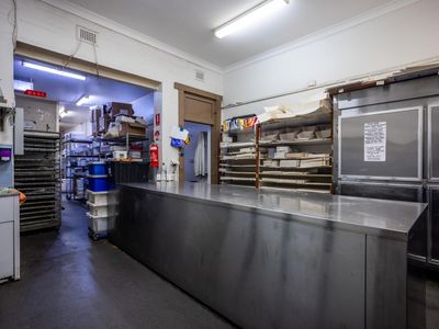 sweet-success-longstanding-cake-shop-mas169-2