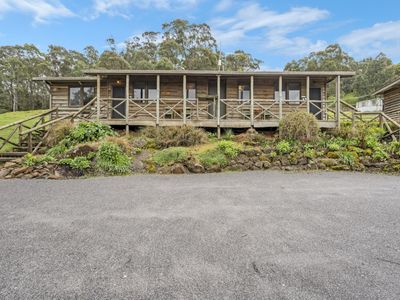 fhgc-tasmanian-accommodation-a1-presentation-spectacular-views-10-roi-6-cabins-2-5