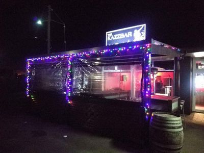 trading-3-nights-karaoke-bar-lifestyle-income-sea-change-opportunity-east-coast-1