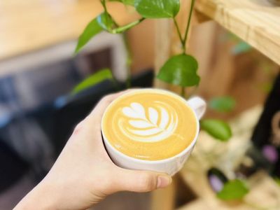 reduced-main-st-cafe-in-popular-beachside-location-2