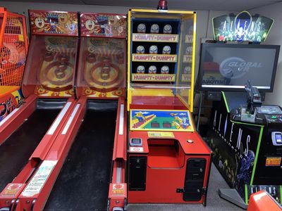 arcade-games-in-movie-foyer-9