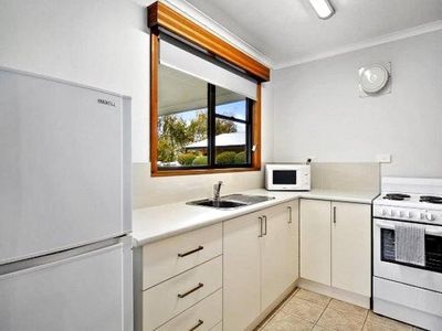 12-modern-fully-furnished-self-contained-units-villas-overnight-or-permanent-let-5