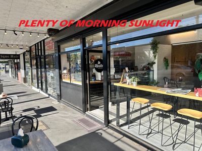boutique-cafe-with-3-bedroom-apartment-1