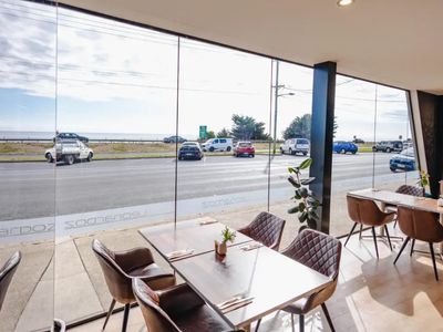 modern-a1-licensed-restaurant-water-views-highly-establised-no-ingoing-0