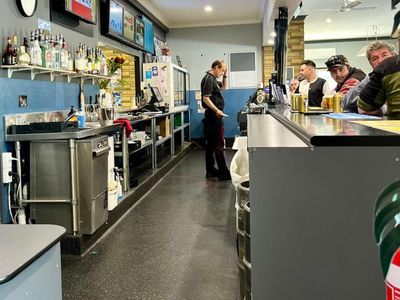 signal-station-tavern-offers-over-99-000-sav-easy-operation-main-rd-frontage-4