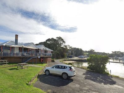 l-hold-beauty-point-waterfront-hotel-glorious-river-views-20-pokies-all-income-s-1