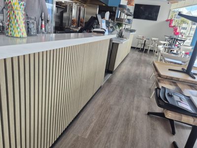 sensational-waterfront-restaurant-amp-bar-150-000-fit-out-chattel-sale-only-2